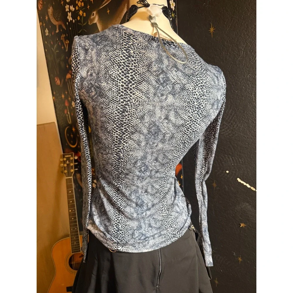 Tory Burch Blue Snakeskin Print Long Sleeve Cotton Top Style 31152146 Small